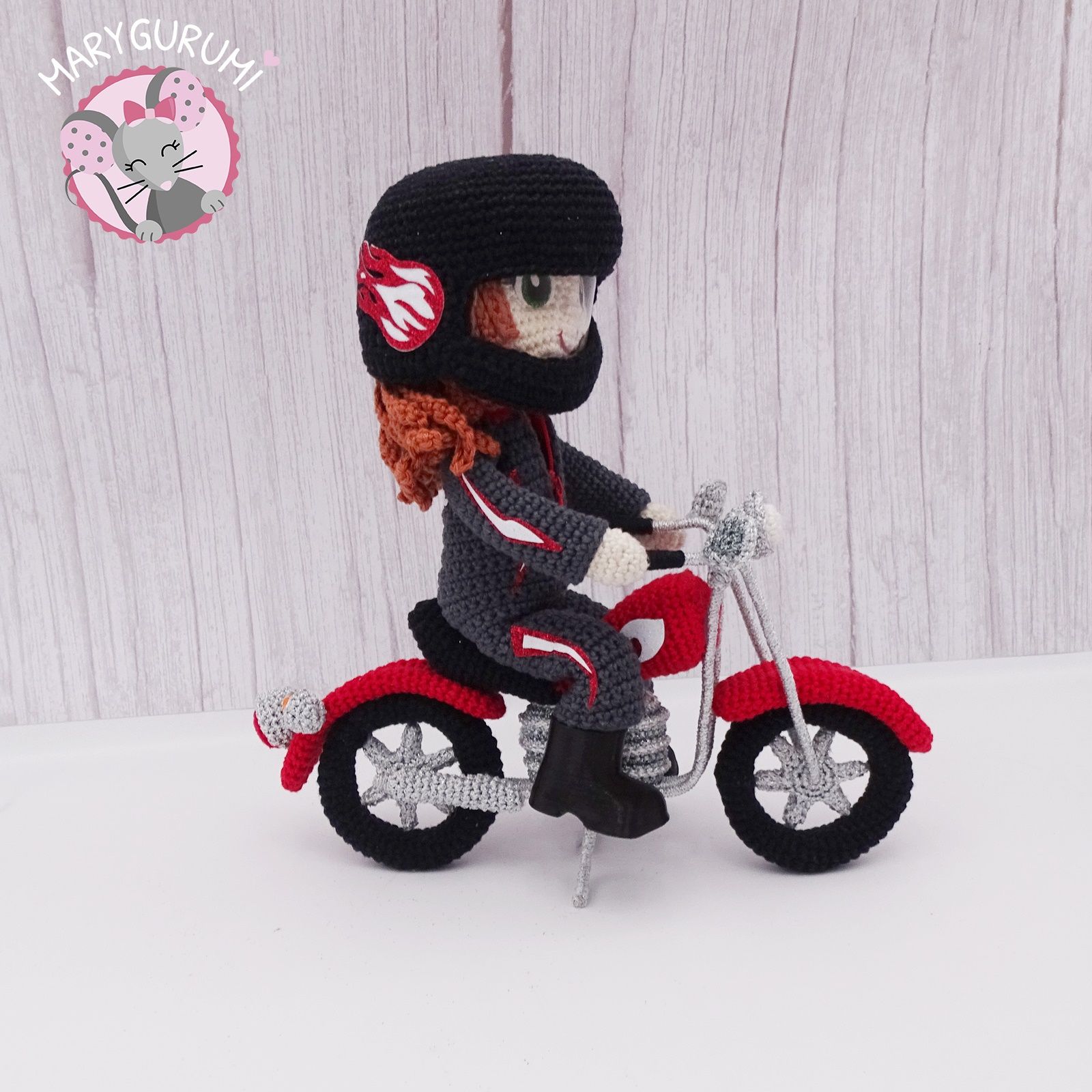 TUTORIEL : Melle Amora et sa moto