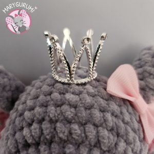 Petites couronnes argentées