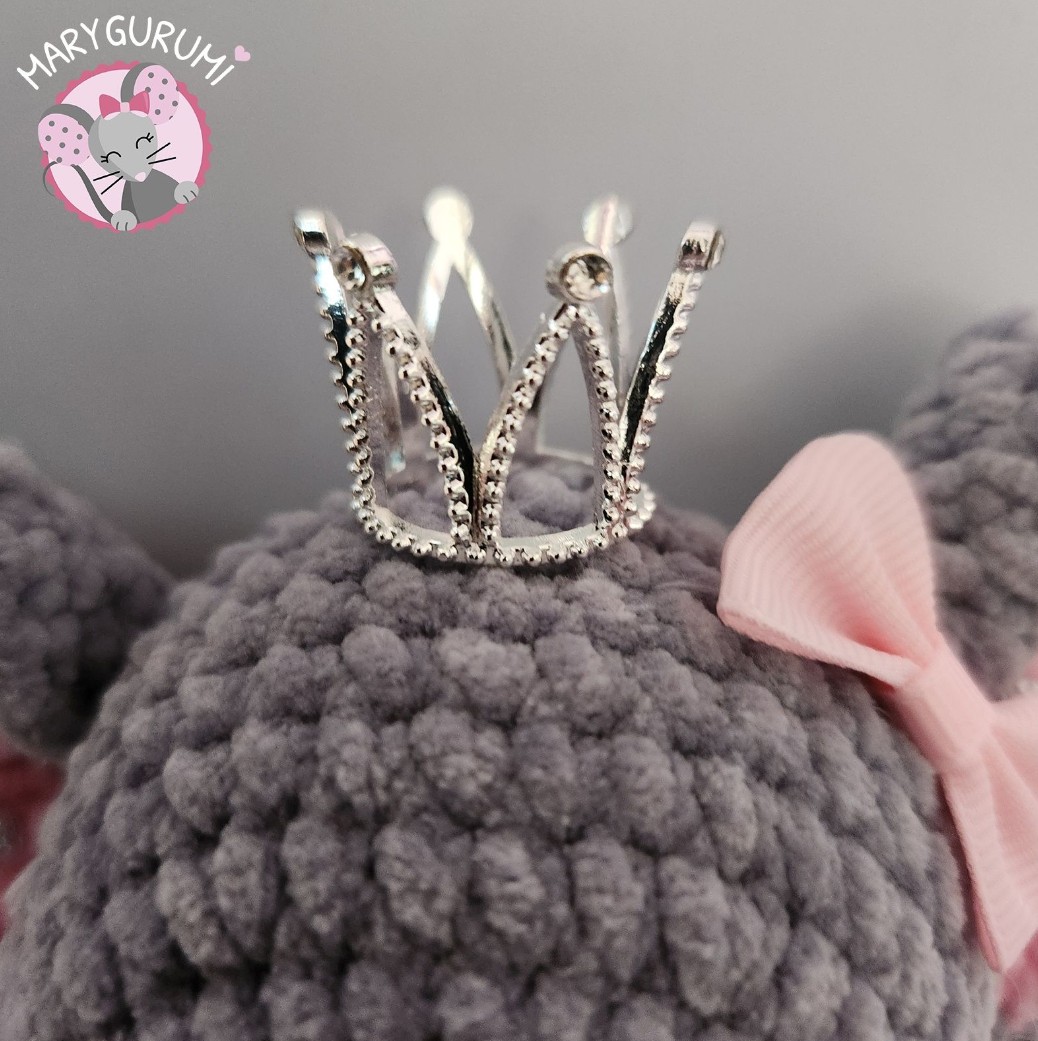 Petites couronnes argentées